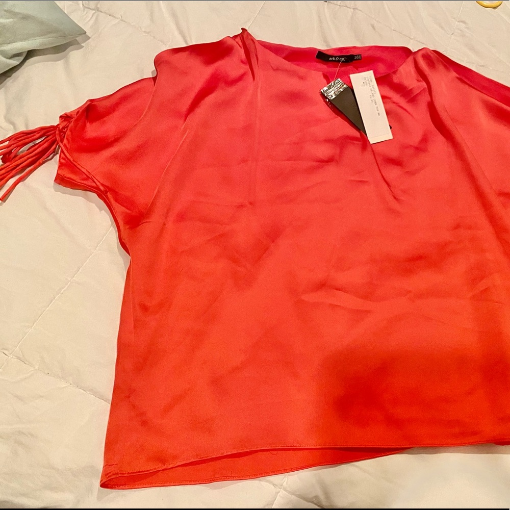 Ark & Co. Coral boutique top.